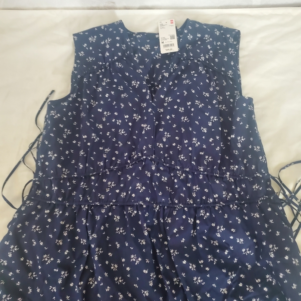 Dress - Picture 5 of 15